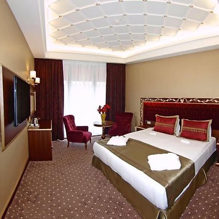 Mb Deluxe Hotel Istanbul Exterior photo