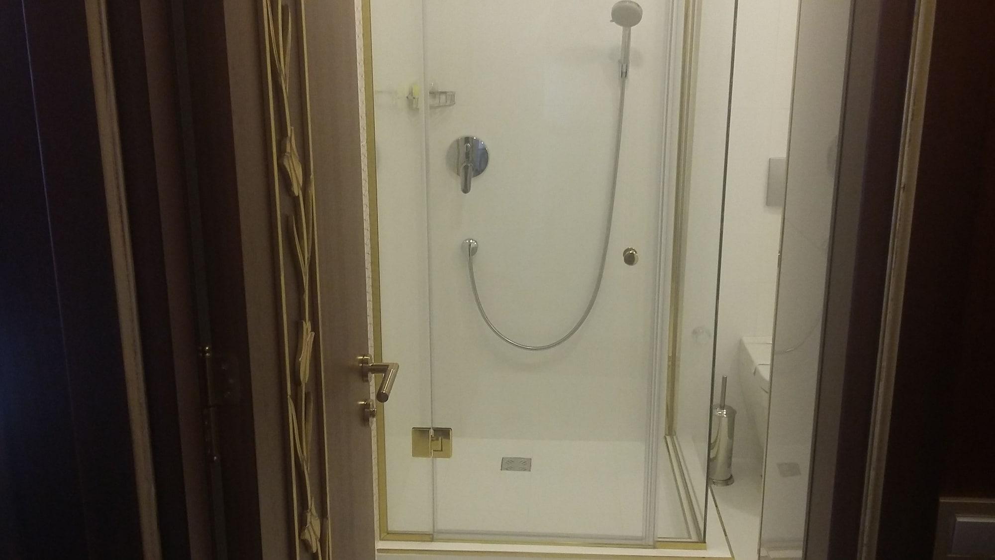 Mb Deluxe Hotel Istanbul Exterior photo